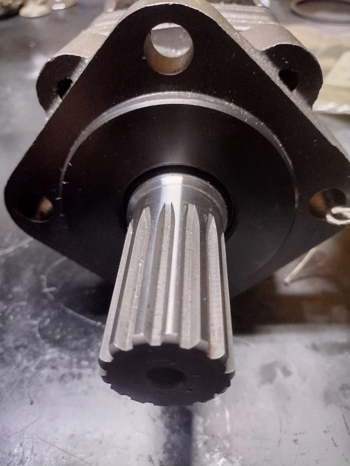 Motor hidráulico Danfoss 151-5662 OMS 80 EM con sensor de velocidad HPN 672254 Foto 4 de 4