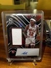 2021-22 Spectra Ayo Dosunmu Silver Prizm Rookie Jersey Auto RC #/149 Bulls RPA