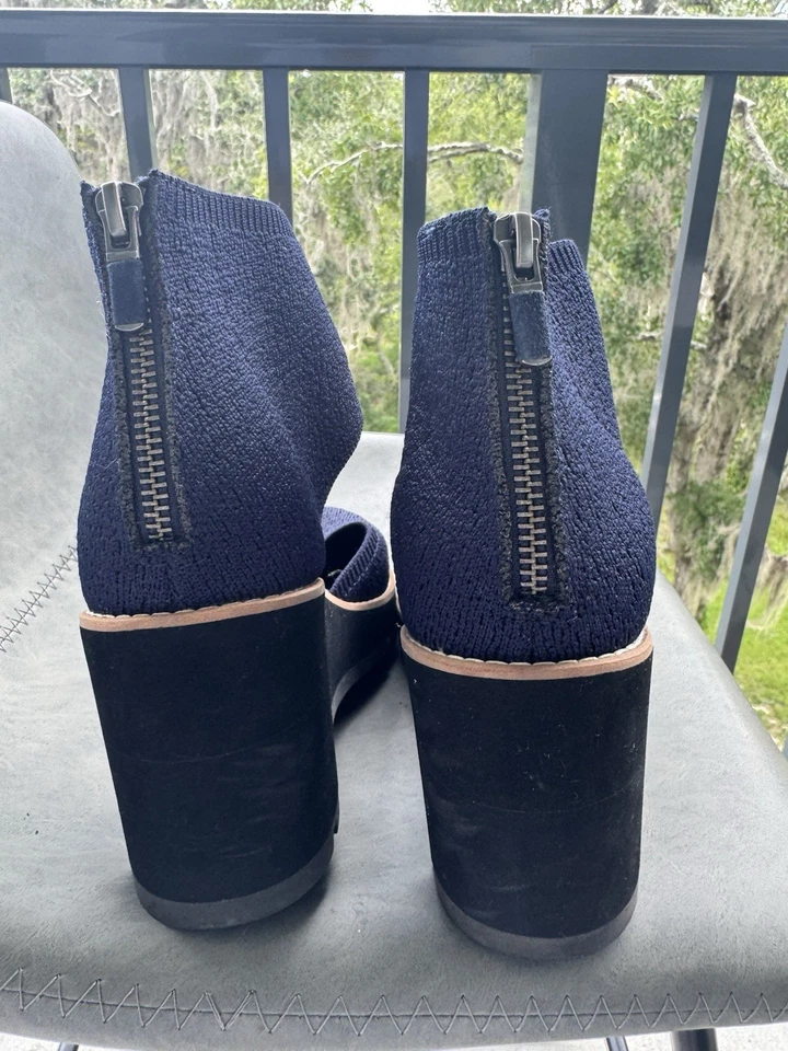 Eileen Fisher Navy Stretch Knit Wedge Sandals Size 9 Lug Sole Zip Back - Image 3 of 4