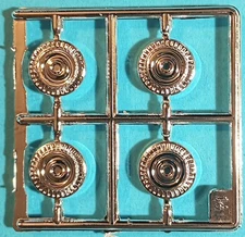 🔥55 CHRYSLER C- 300 - STOCK HUBCAPS - MOEBIUS MODEL KIT PARTS LOT🔥