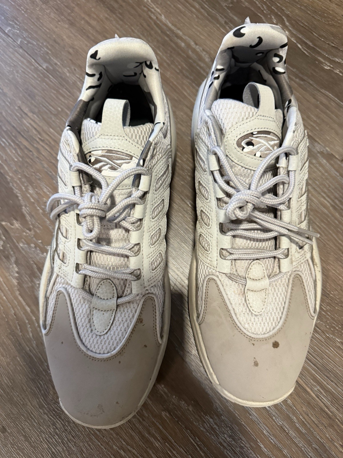 Men&rsquo;s Size 10.5 Beige/tan &ndash; Used