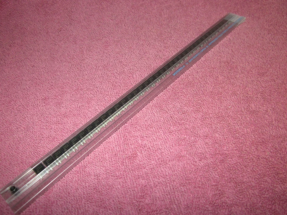 5pcs Motorola 78M12 12V 0.5A Positive Regulator IC TO-252 MC78M12 L78M12 - Image 2 of 2