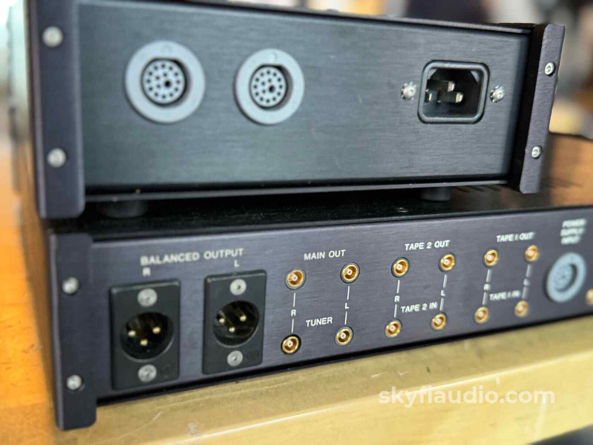 アンプ Mark Levinson No.26L balance Mark Levinson No.26 Vintage Analog Preamp With Balanced Card and