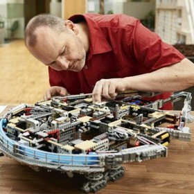 ✅✅LEGO 75192 Star Wars Millennium Falcon 7541 Pieces Building Kit Starship NEW✅✅