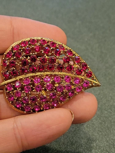 Lisner Red Rhinestone Leaf Brooch Designer Costume Vintage
