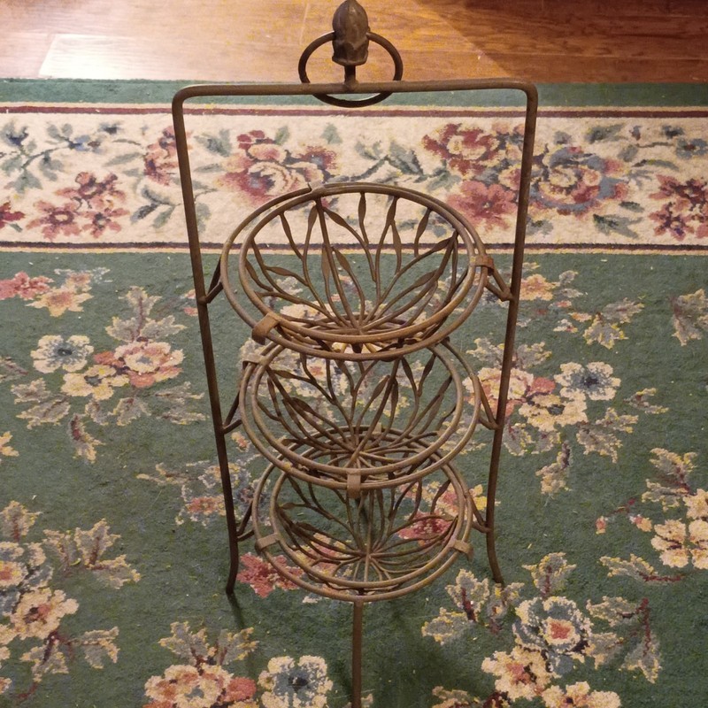 3-Tier Metal Tiered Plant Stand with Round Basket Holders, Brown