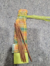 Latern Moon 5" Double Point Needle Sets US 5  Orange/Green Pouch