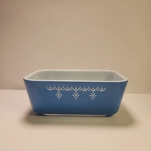 Pyrex Snowflake Garland Blue Refrigerator Dish 502 Vintage, 1.5 Pint with Lid