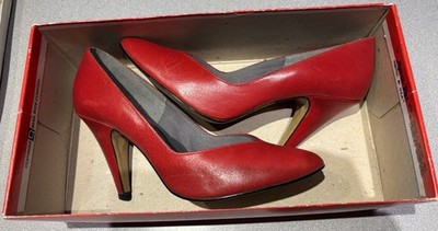 Vtg Red Leather Fanfares 3.5  High Heel Shoes Women s Sz 5.5 M Original Box