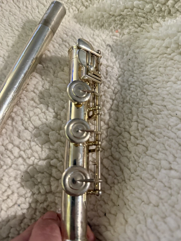 YAMAHA YFL-472 PLATA MACIZA AGUJERO ABIERTO FLAUTA SPLIT E OFFSET G LABIO DORADO PIE B Foto 3 de 4