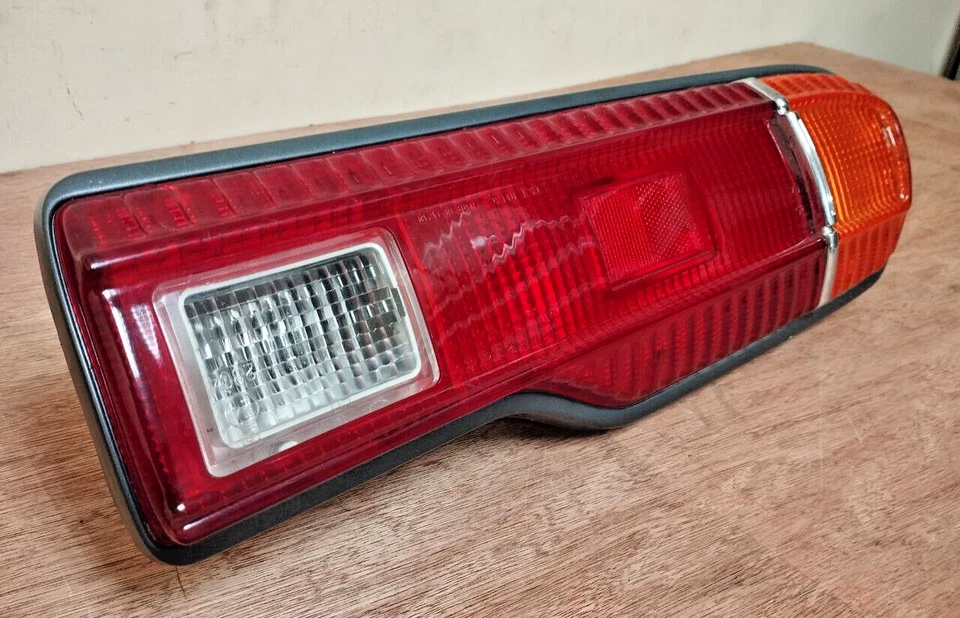 LUZ TRASERA DATSUN NISSAN VIOLETA 160J 710 LADO IZQUIERDO NUEVA NOS Foto 4 de 4