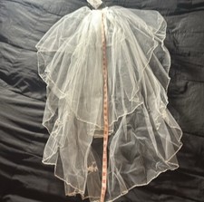 NWT David's Bridal 2 Tier Layer Crystal Beaded Edge Veil Metallic Floral Scroll