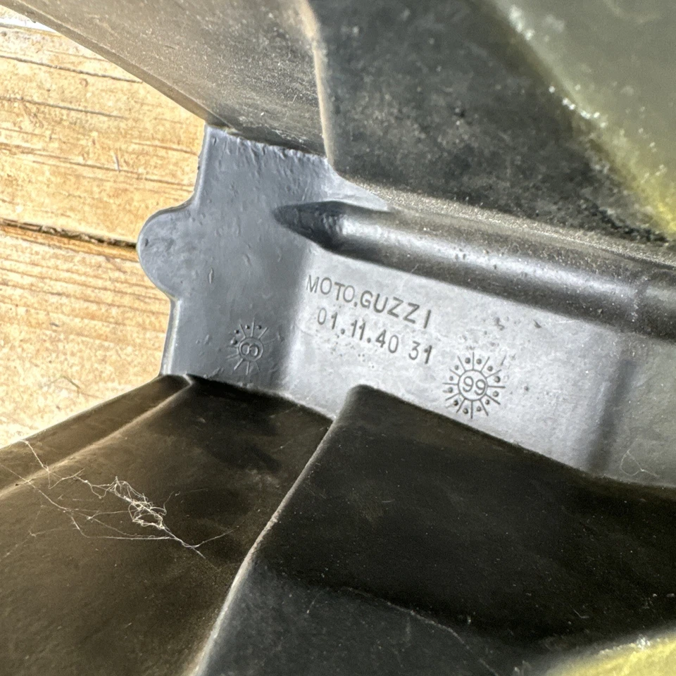 MOTO GUZZI Gebrauchter Luftfilterkasten v11 '99-'05 GU01114031 二手 空气过滤器盒 — 第 4/4 张图片