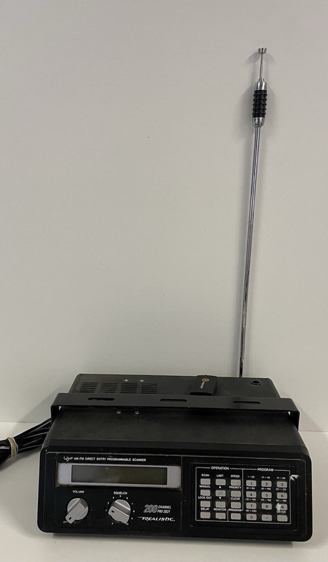 Realistic PRO-2021 Programmable 200-Ch Scanner Receiver VHF/ UHF AM/FM Works
