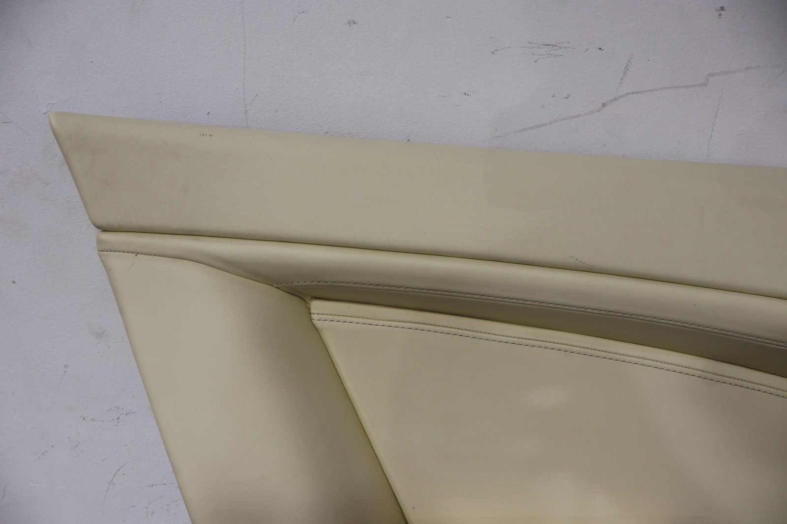 09 Aston Martin V8 Vantage Pair LH&RH Interior Door Trim Panels (Cream Truffle)