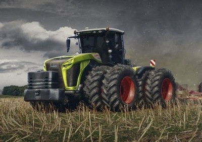 Poster Claas Xerion 5000 mit Zwillingsbereifung