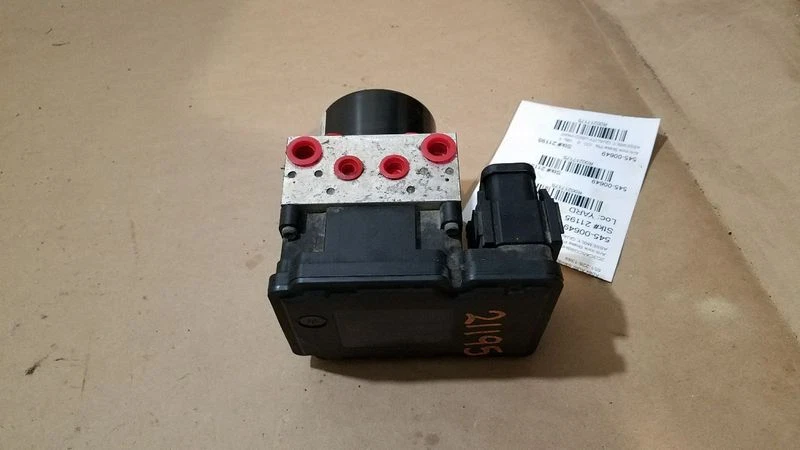 Насос привода антиблокировочного тормоза ABS 2011-2012 Chrysler 300 - Изображение 2 из 4