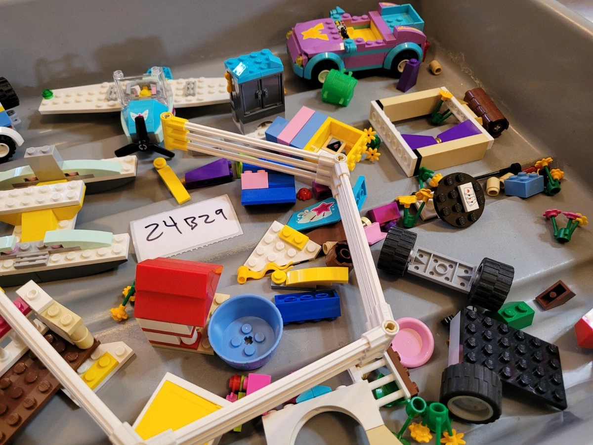Huge minifigure friends Lego car plane fence shop parts pet store Lot 24b29