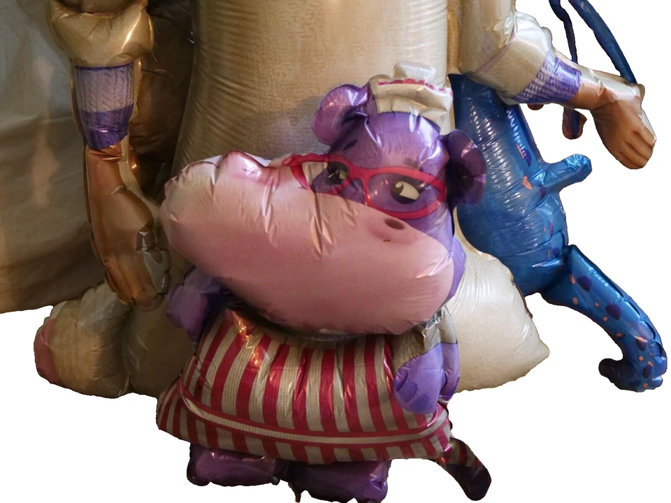 Globo de aluminio Doc McStuffins Giant Air Walker Disney 46 en ALTO Helio o Aire Foto 3 de 4