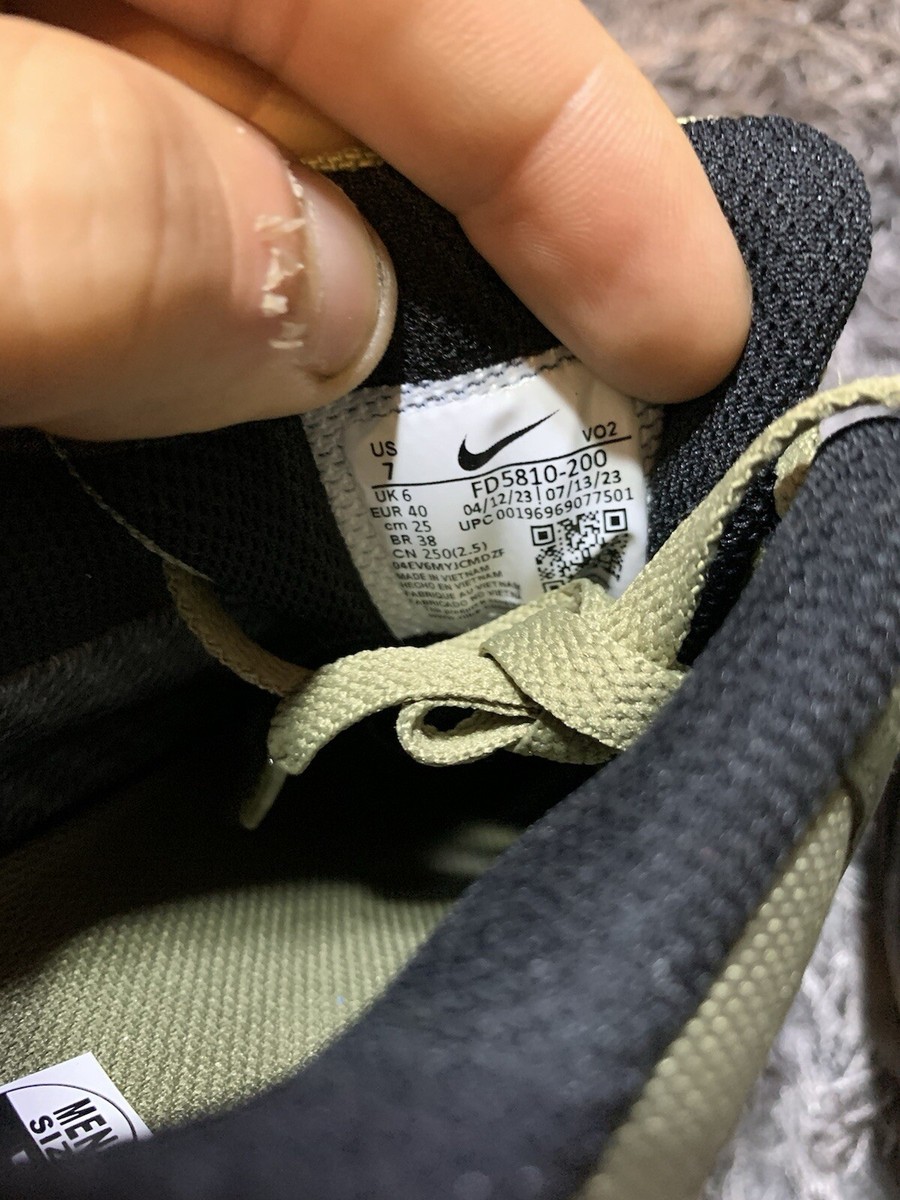 Nike Air Max 90 GORE-TEX Medium Olive Mens Sneakers Winter Nike Air Max 90 GORE-TEX Medium Olive Mens Sneakers Winter