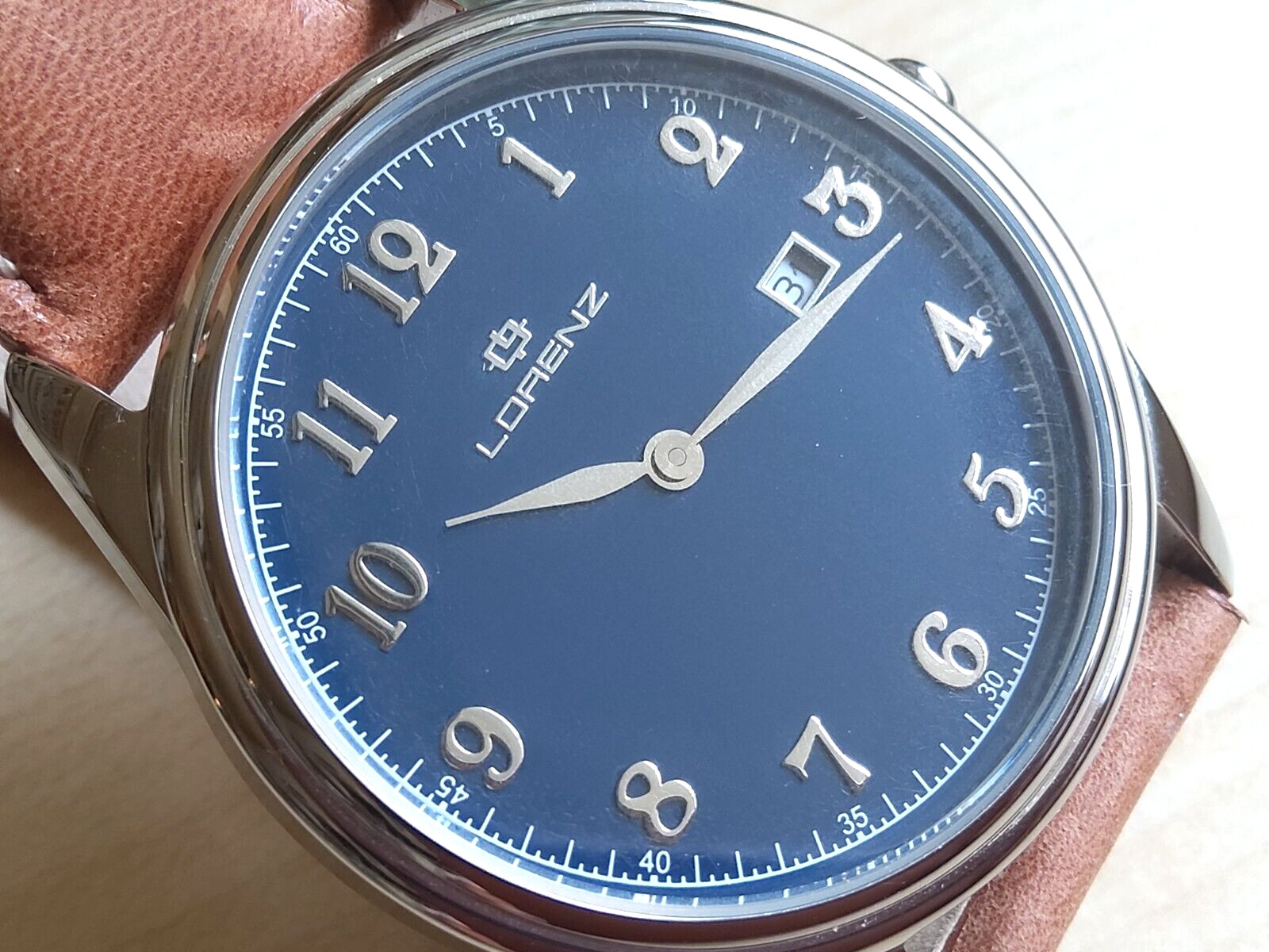 Montre LORENZ 27180CC quartz en acier 38mm cadran bleu cobalt