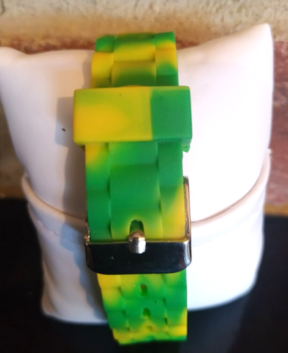 Geneva Quartz Ladies Watch Lovely Display Box Rubber Strap *NEW BATTERY FITTED* - Picture 3 of 5