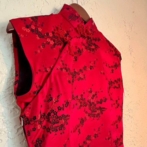 Vintage 1980s Chinese Brocade Cheongsam Dress Red/Black Satin Silk with Slip
