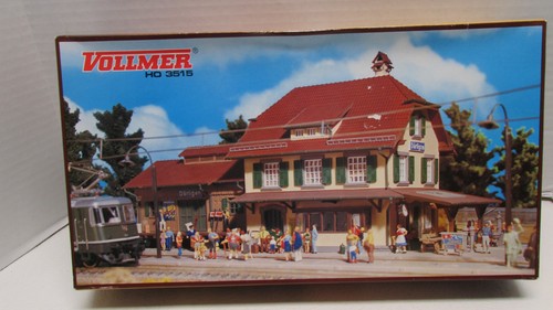 NUEVO abierto Vollmer 3515 escala HO tren edificio Bahnhof Darligen estación Alemania | Zustand: New
