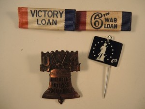 Victory loan & 6th war loan ribbons, liberty loan solicitor medal & 6th loan pin