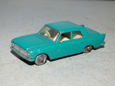 Matchbox Lesney 33 Ford Zephyr 6 green, silver plastic wheels