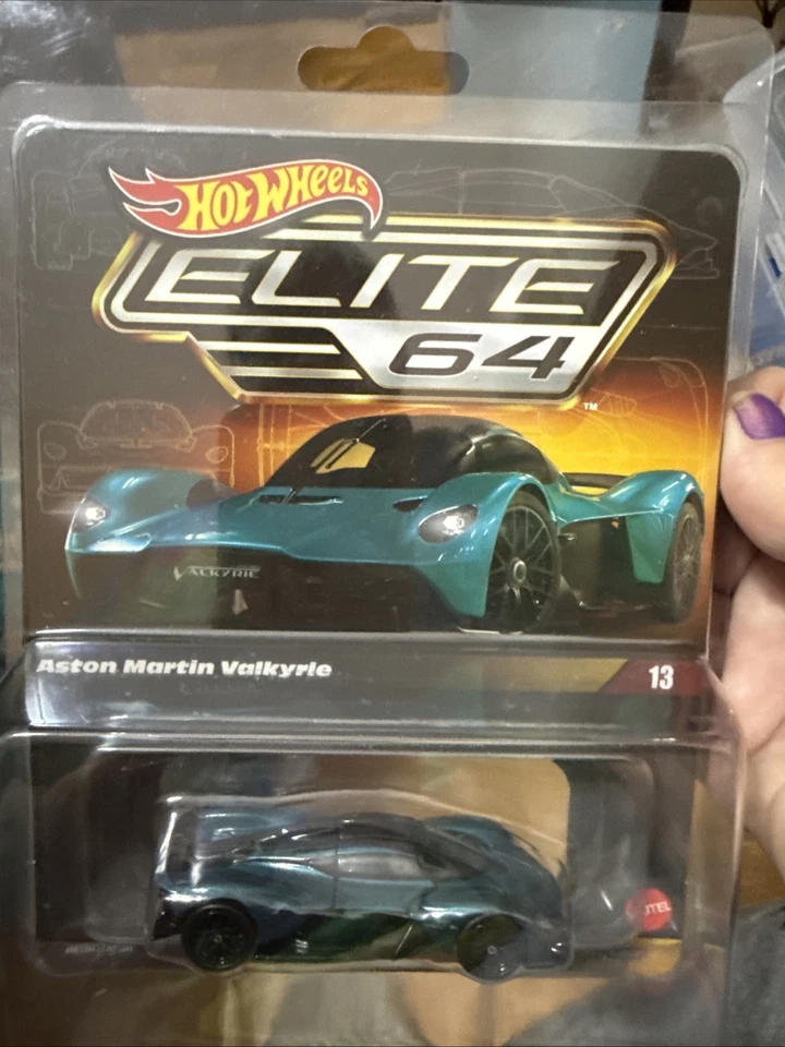 Hot Wheels Elite 64-HWR91 Aston Martin Valkyrie Mattel, Hot Wheels, Oficial Foto 2 de 4