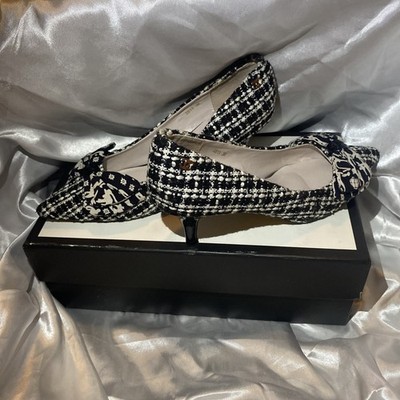 CHANEL black white tweed kitten heel  shoes CC Logo S 8