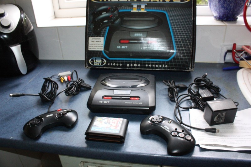SEGA Mega Drive II 2 Console Boxed Complete & Original 2 Controllers  Tested