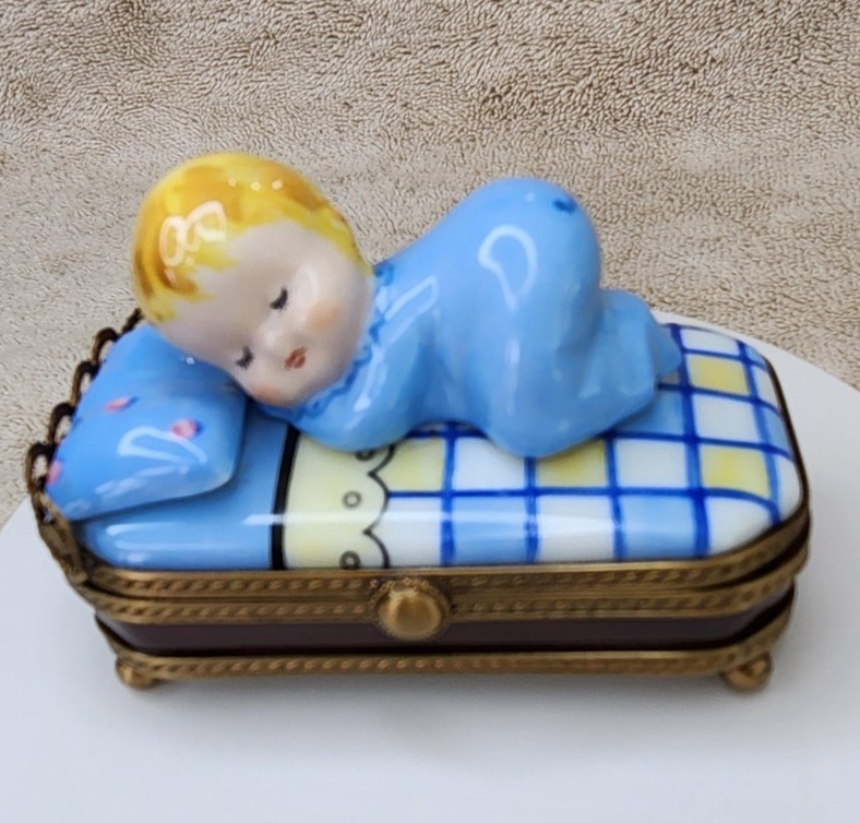 Gérard Ribiere Sleeping Baby in Blue Bed Limoges Peint Main Trinket Box
