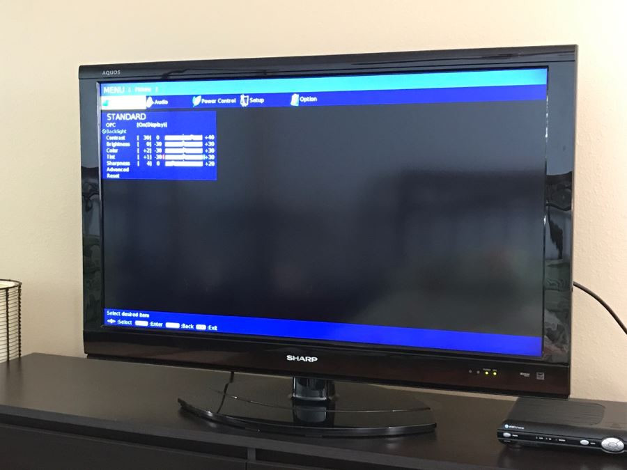share aquos 40インチ LEDテレビ Sharp Aquos 40 Inch LED TV | 40