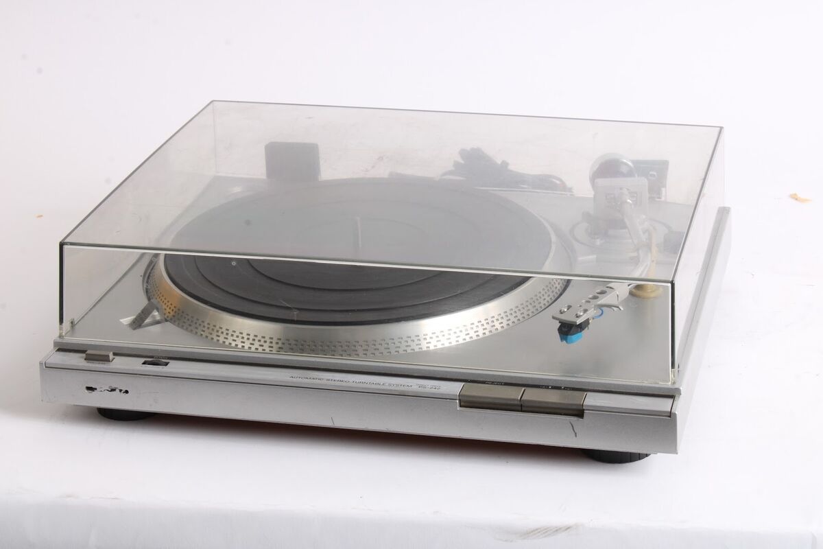 Sony PS-242 Stereo Turntable System With Audio Technica -AT Sony PS-242 Stereo Turntable System With Audio Technica -AT