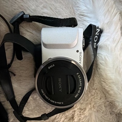 Tested Sony Alpha NEX-F3 w/ 16-50mm & 55-210mm Lenses + Charger