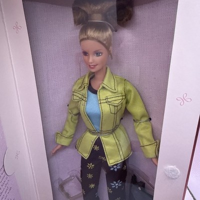 Barbie My Design Friend of Barbie Chloe Doll Mattel 1999 #23969 NEW Graduation