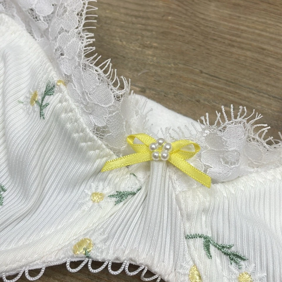 For Love and Lemons Lia Daisy Embroidered Bra Women's Small - Image 4 of 4