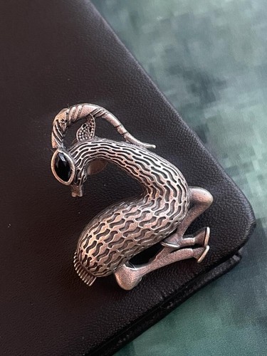 Sterling silver deer shaped oxidised stud earrings - 第 2/2 張圖片