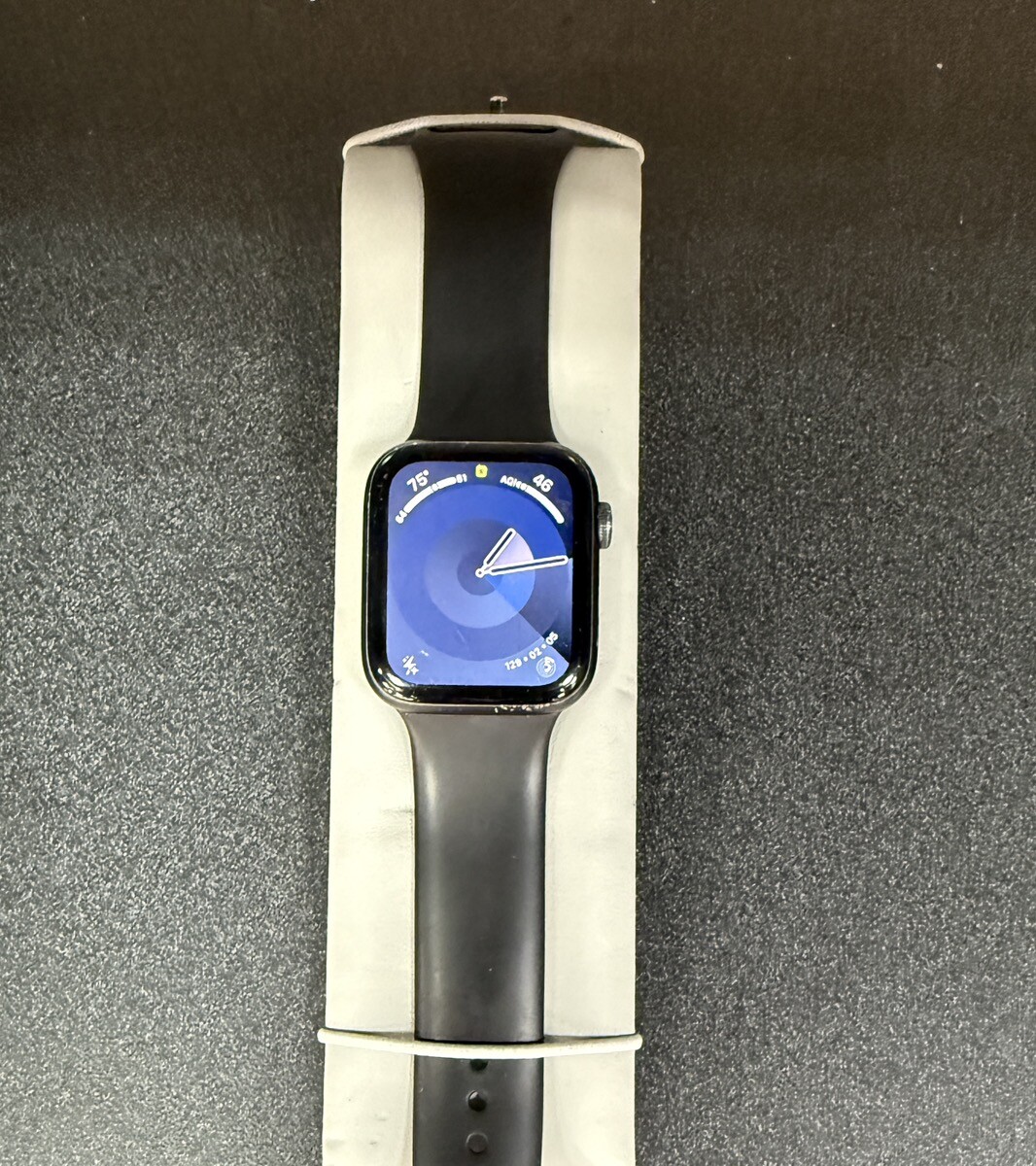 Apple Watch - アップルウォッチ se NIKE 黒 44mm GPSモデル Apple 364 Buy Apple Watch SE GPS, 44mm Midnight Aluminum Case with