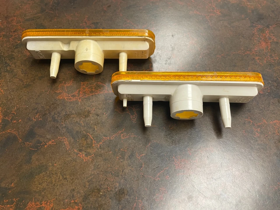 NOS 912143, 913144 GM 1970-1977 Chevrolet Camaro LH y RH Marcador Lateral Foto 2 de 2