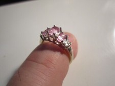10K WHITE GOLD RING WITH PINK AND WHITE SAPPHIRES - 2 1/2g - SIZE 4