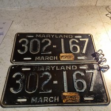 1953 Pair Of Maryland License Plates With Decorative Bullet Plate Screws