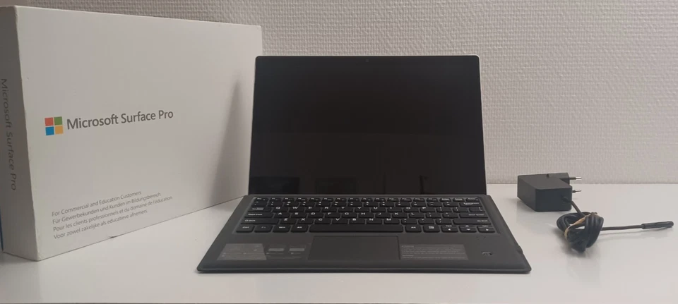 Microsoft Surface Pro 1796 m3 4Go 128Go SSD HS pour pièces avec clavier QWERTY - Photo 2/4