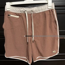 Vuori Banks Short Athletic 7.5” Salmon Men’s Performance Stretch Size Medium