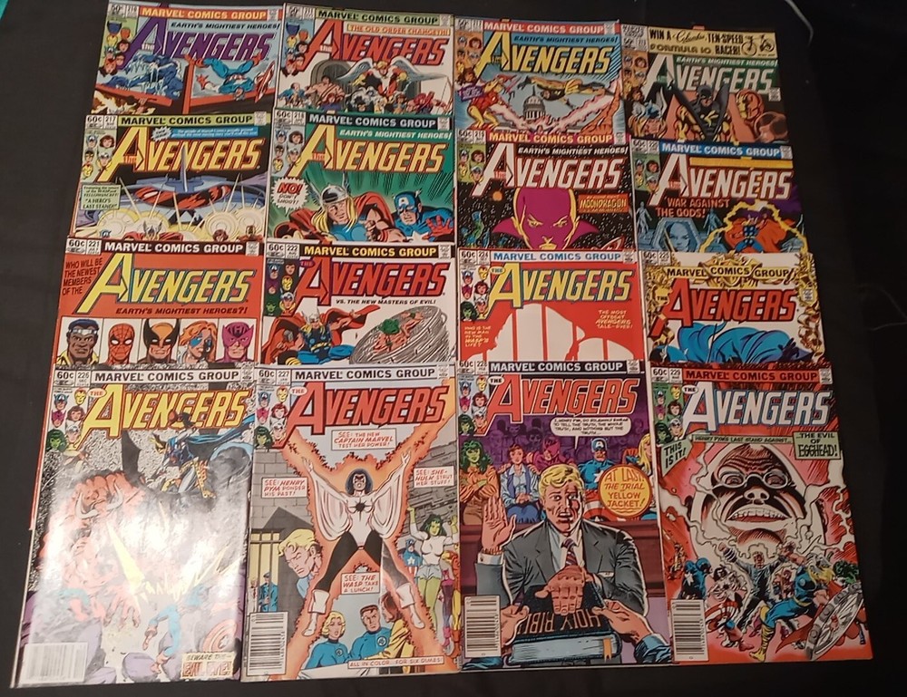 AVENGERS LOT (16) 210 211  FN+ 212 213 217 218 219 VF 220 221 222 FN+ 224-229 FN