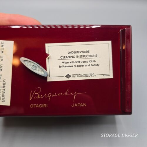 Portagioie musicale vintage Otagiri Borgogna Giappone con specchio, 5" x 3" x 2,75" - Foto 8 di 9