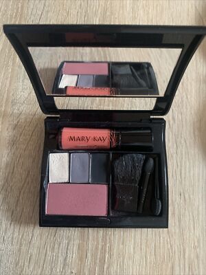 Mary Kay Compact gefüllt