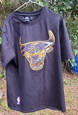 chicago bulls basketball nba black and gold pro standard black adult L shirt 